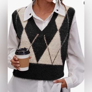 Lailezou Ladies Argyle Check Pattern Fluffy V-Neck Sleeveless Sweater Vest